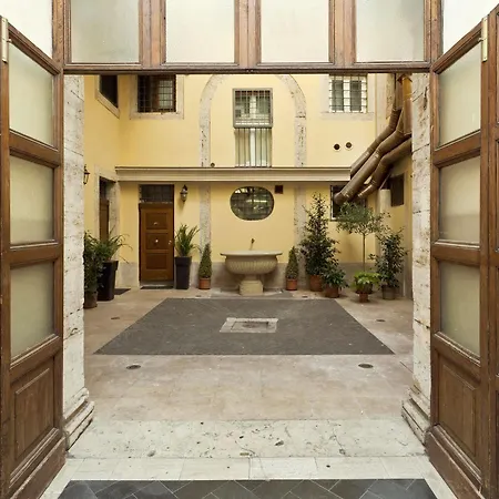 Navona Affittacamere 3*